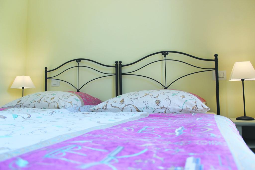 Alta Villa The Countryhouse Adults Only Boutique Bnb Vigliano d'Asti Номер фото